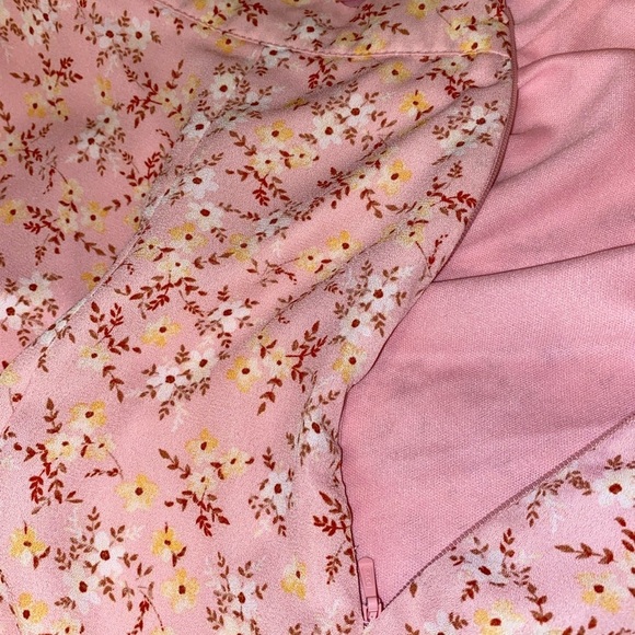 Lola Grace Mini Skirt with Side Zip and Lining PNK with RED & WHT Flowers SZ MED - Picture 4 of 6